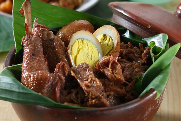 Gudeg dan Kawannya